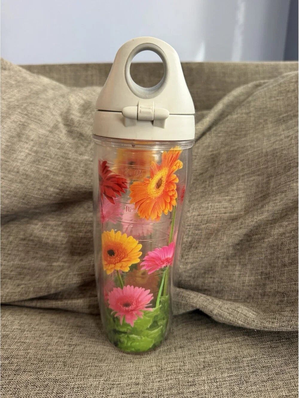 Tervis Gerbera Daisies Water Bottle 24oz Pink Red Floral Flip Top Lid
